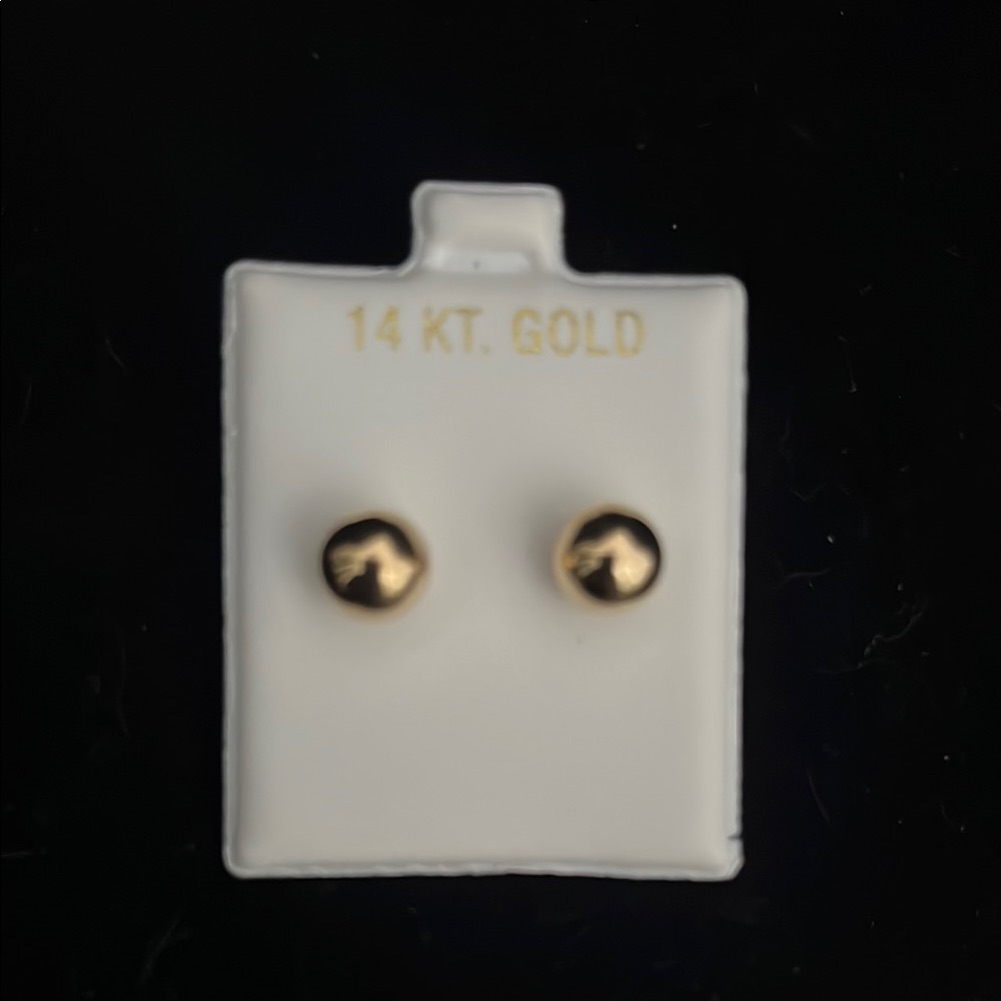 14 Kt Gold Stud Earrings